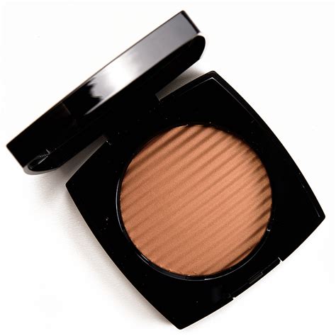 chanel bronzer medium deep.